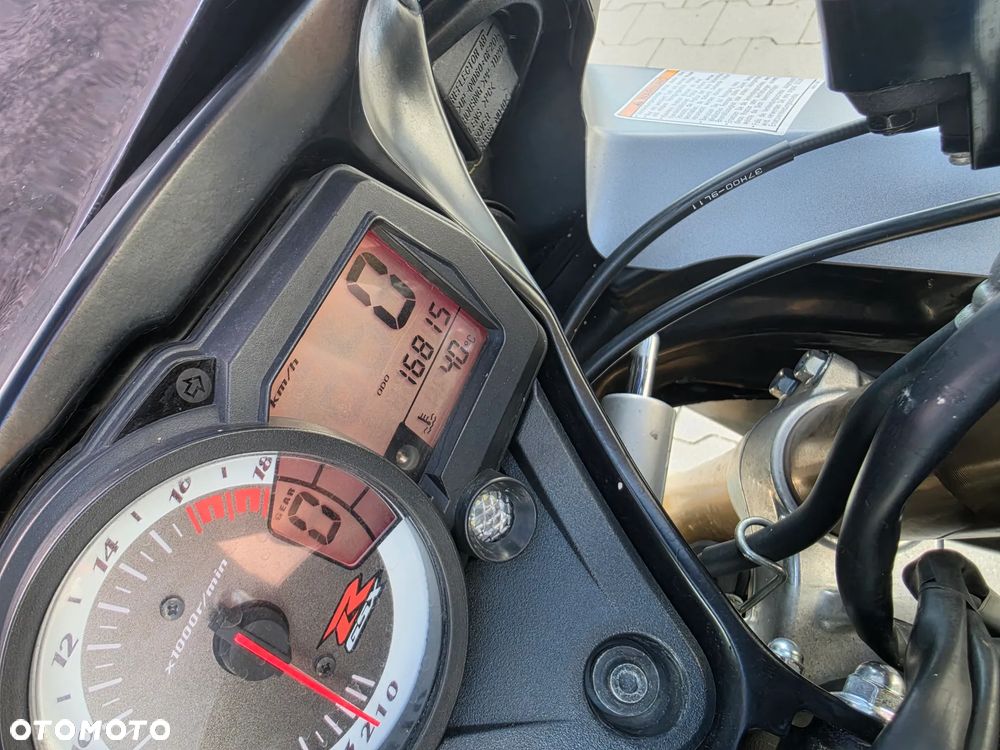 Suzuki GSX-R - 35