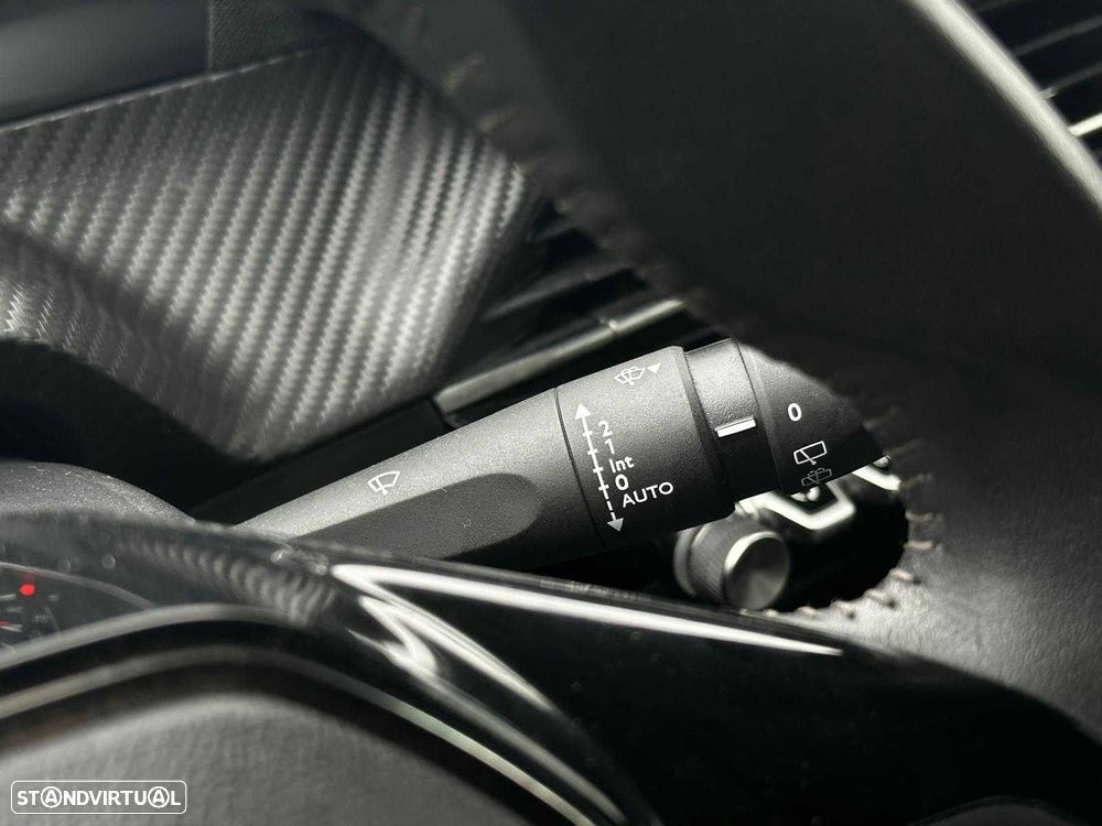 Peugeot 2008 1.2 PureTech Active Pack - 17