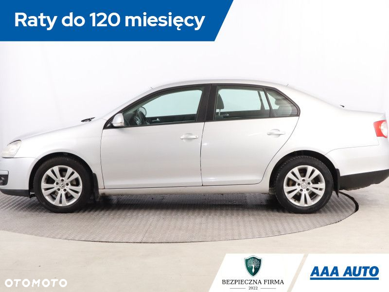 Volkswagen Jetta - 3