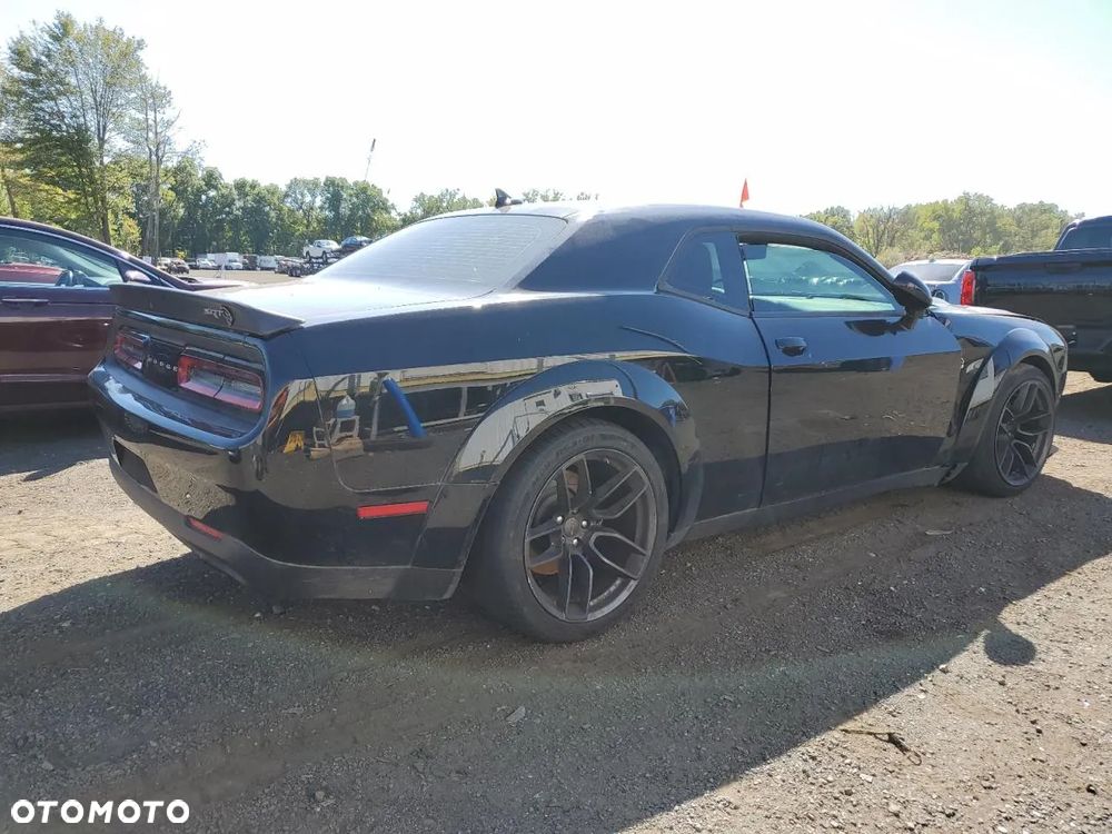 Dodge Challenger 6.2 Hellcat Widebody - 4