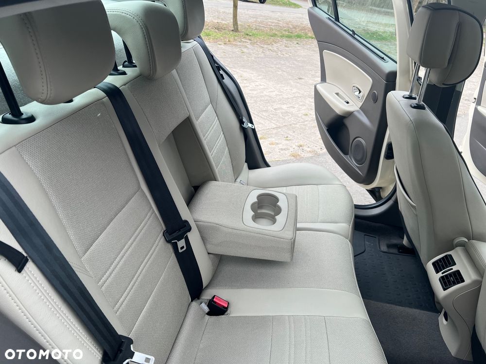 Renault Fluence 2.0 16V Privilege - 24