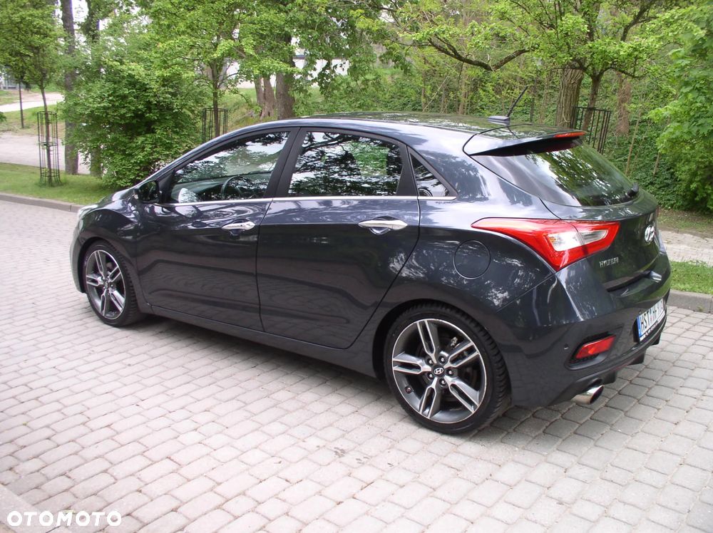 Hyundai i30 1.6 GDI Turbo Luxury - 32