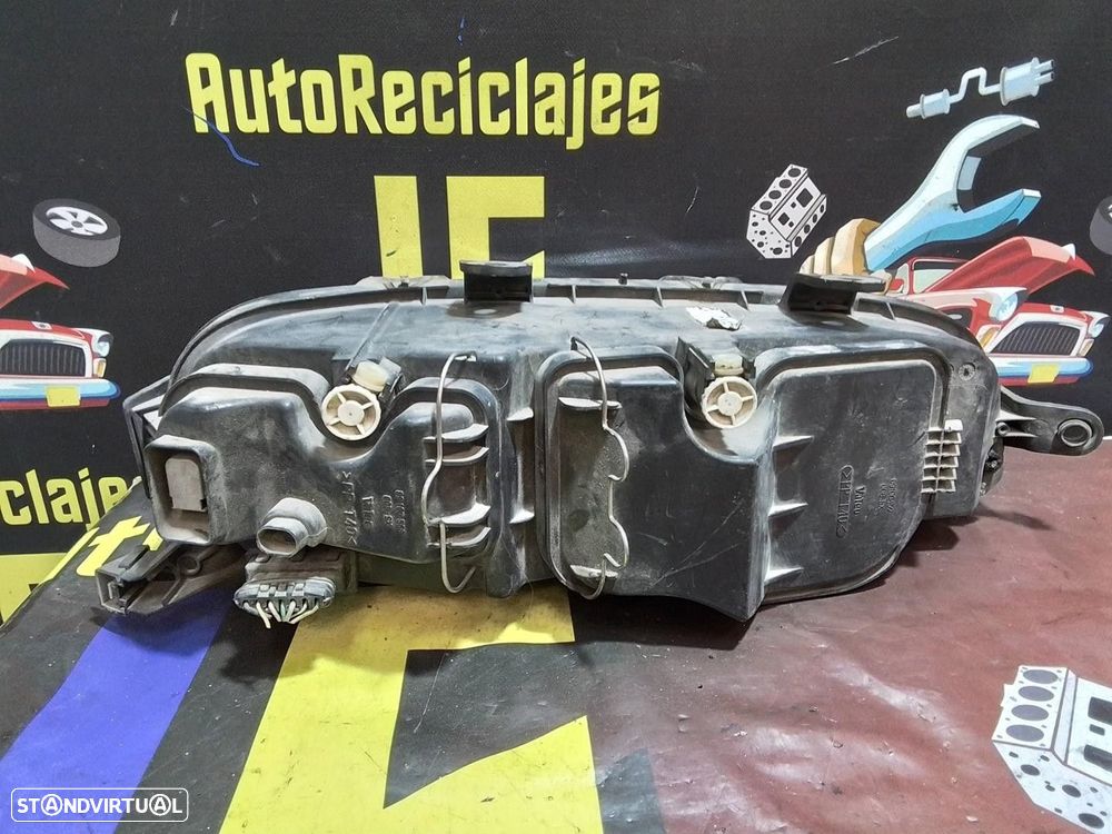 FAROL ESQUERDO FIAT PUNTO 2002 - 4