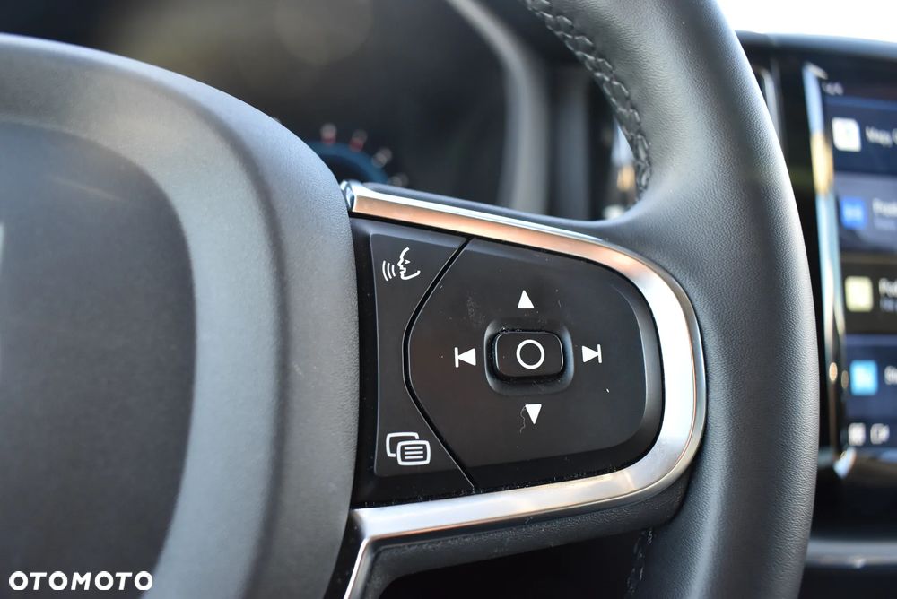 Volvo XC 60 B4 B Momentum Pro - 26