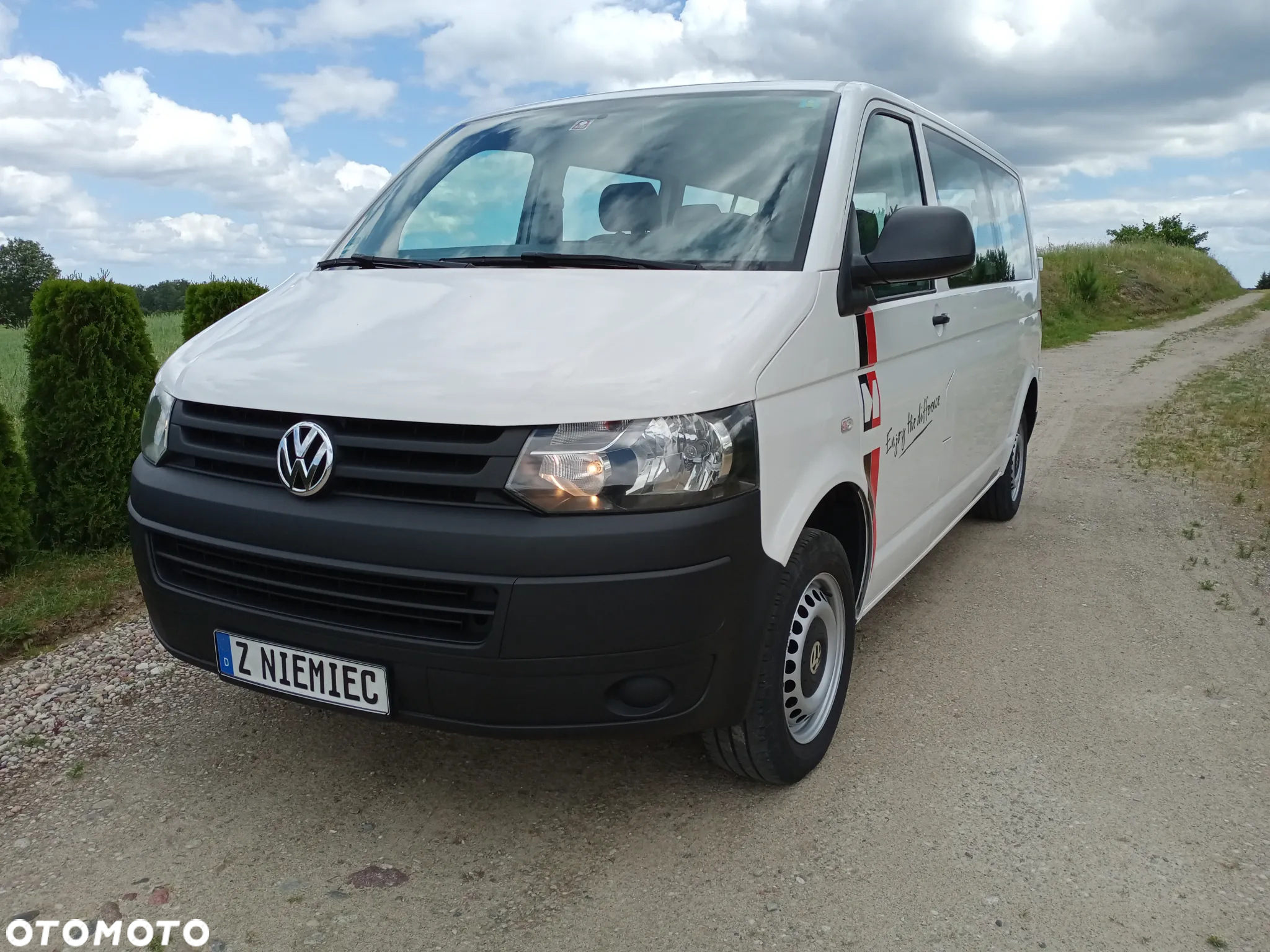 Volkswagen T5 LIFT T6 9 osobowy 2015 .rok 2.0 140 KM Long  6 bieg. serwis do końca doinwestowany klima  tempomat  vebasto isofix - 25