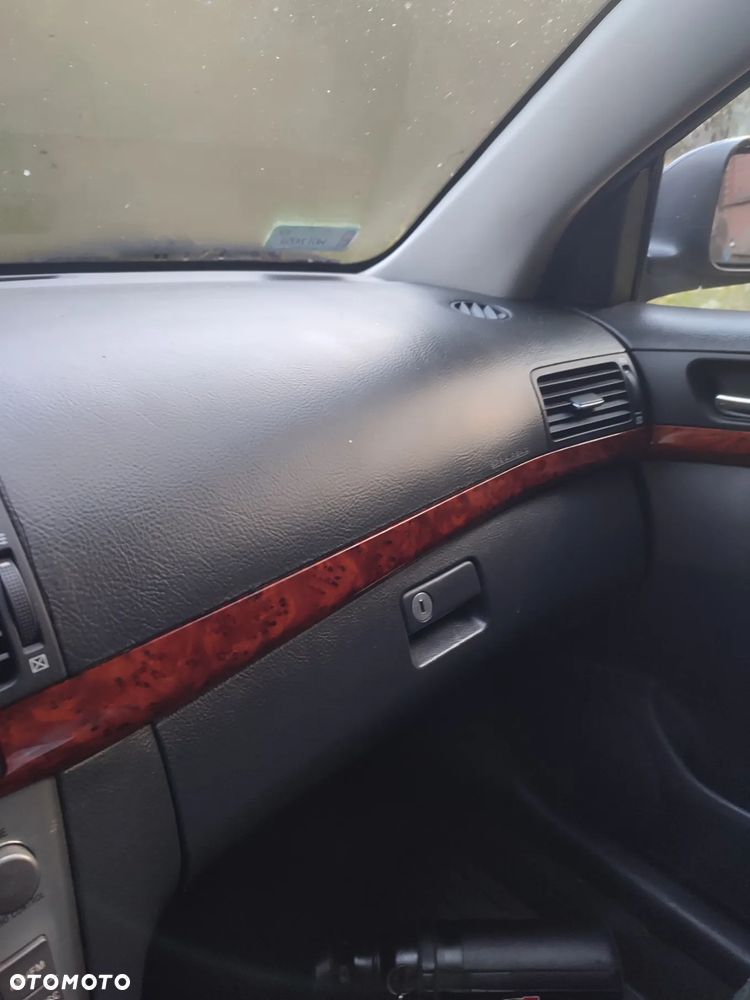 Toyota Avensis 2.0 D-4D Combi - 13