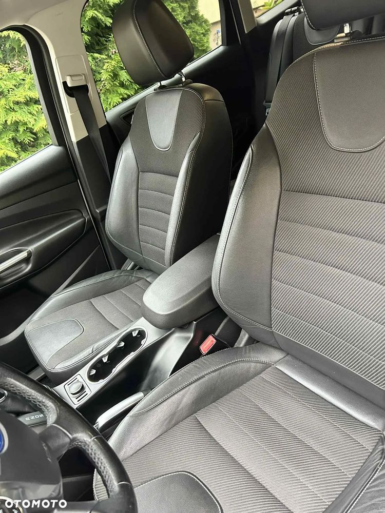 Ford Kuga - 17
