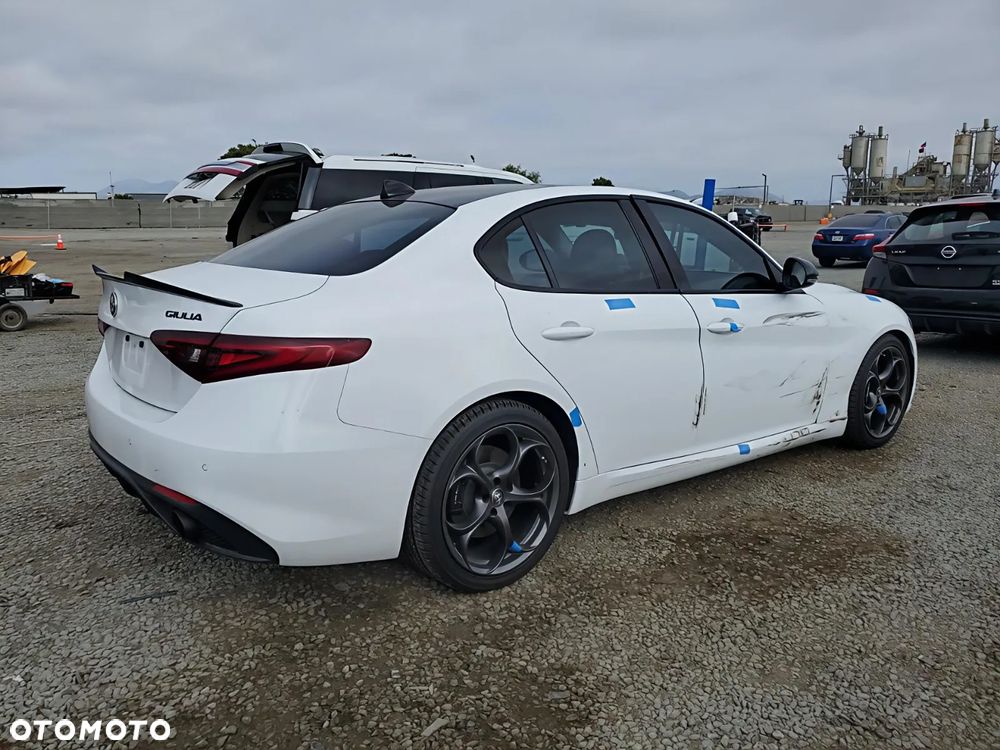 Alfa Romeo Giulia - 6