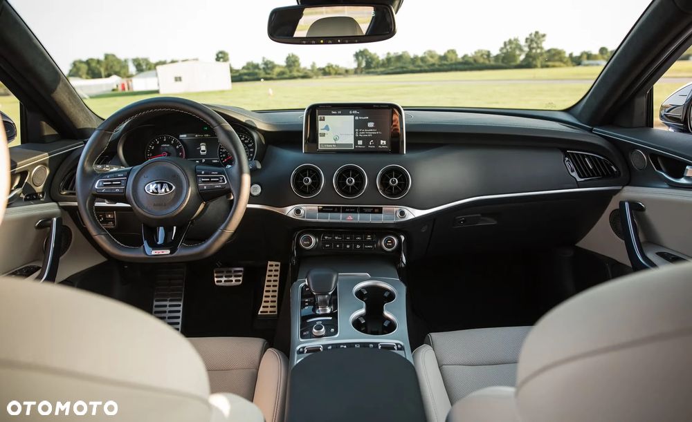 Kia Stinger 3.3 T-GDI AWD GT - 11