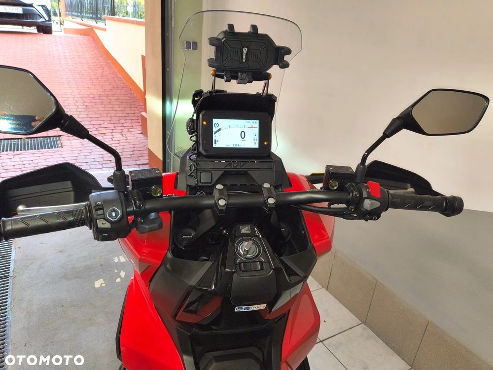 Honda ADV350 - 6