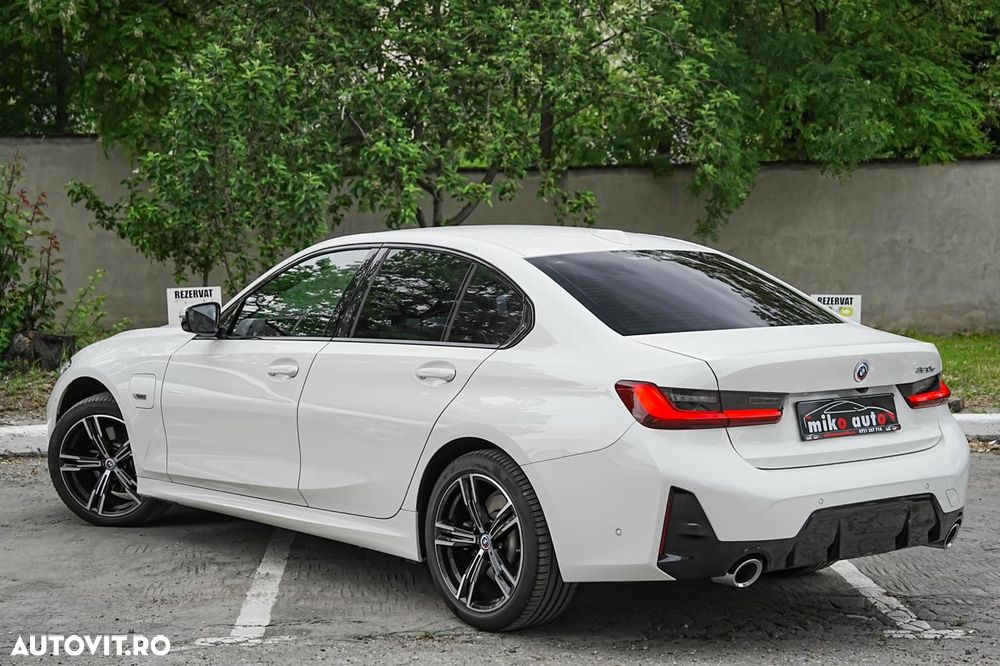 BMW Seria 3 320e Aut. M Sport - 12