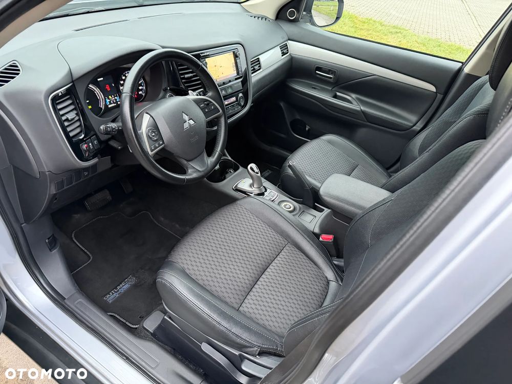 Mitsubishi Outlander 2.0 4WD Plus - 15