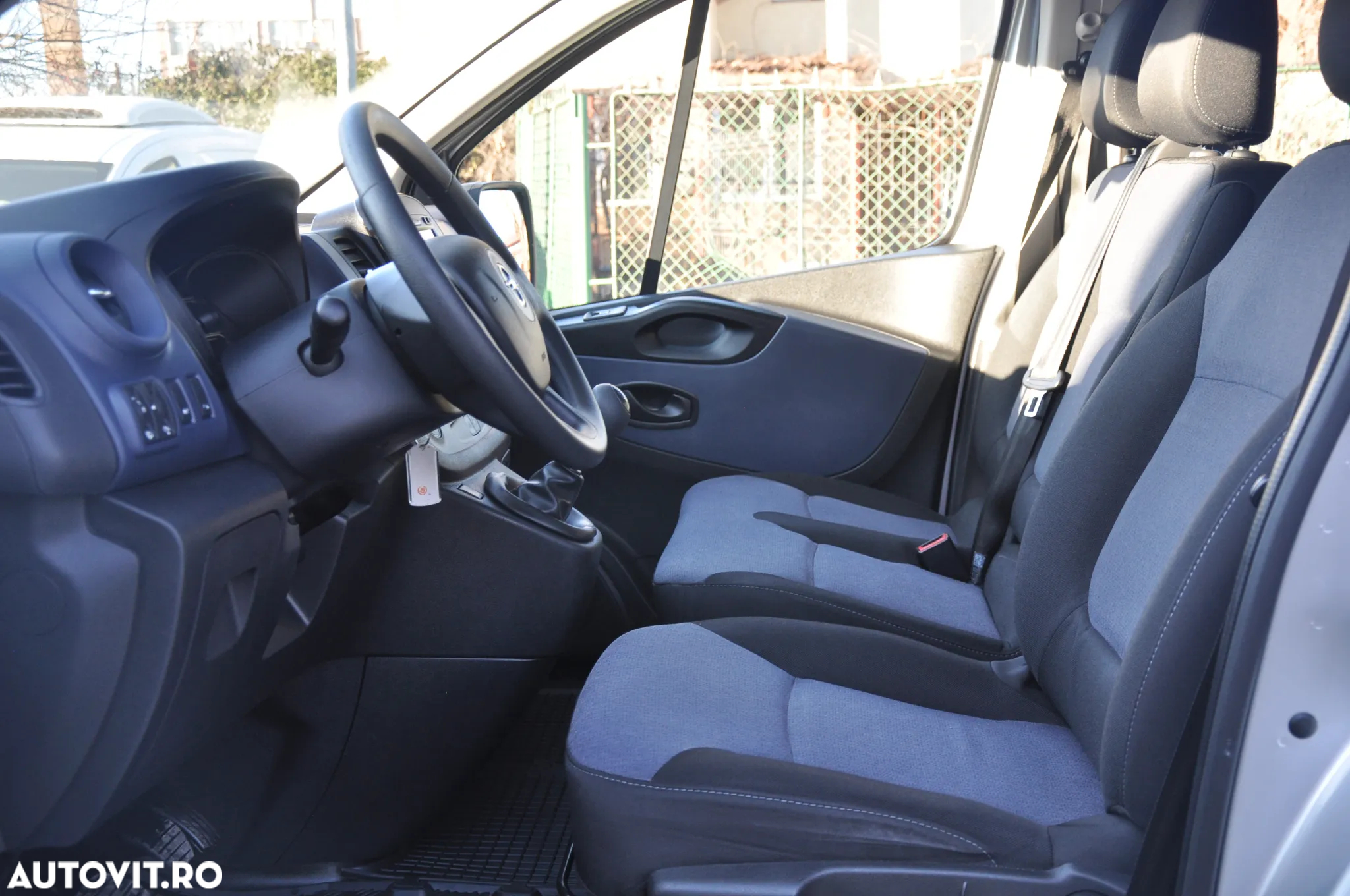 Opel Opel Vivaro L2H1 9 Locuri - 16