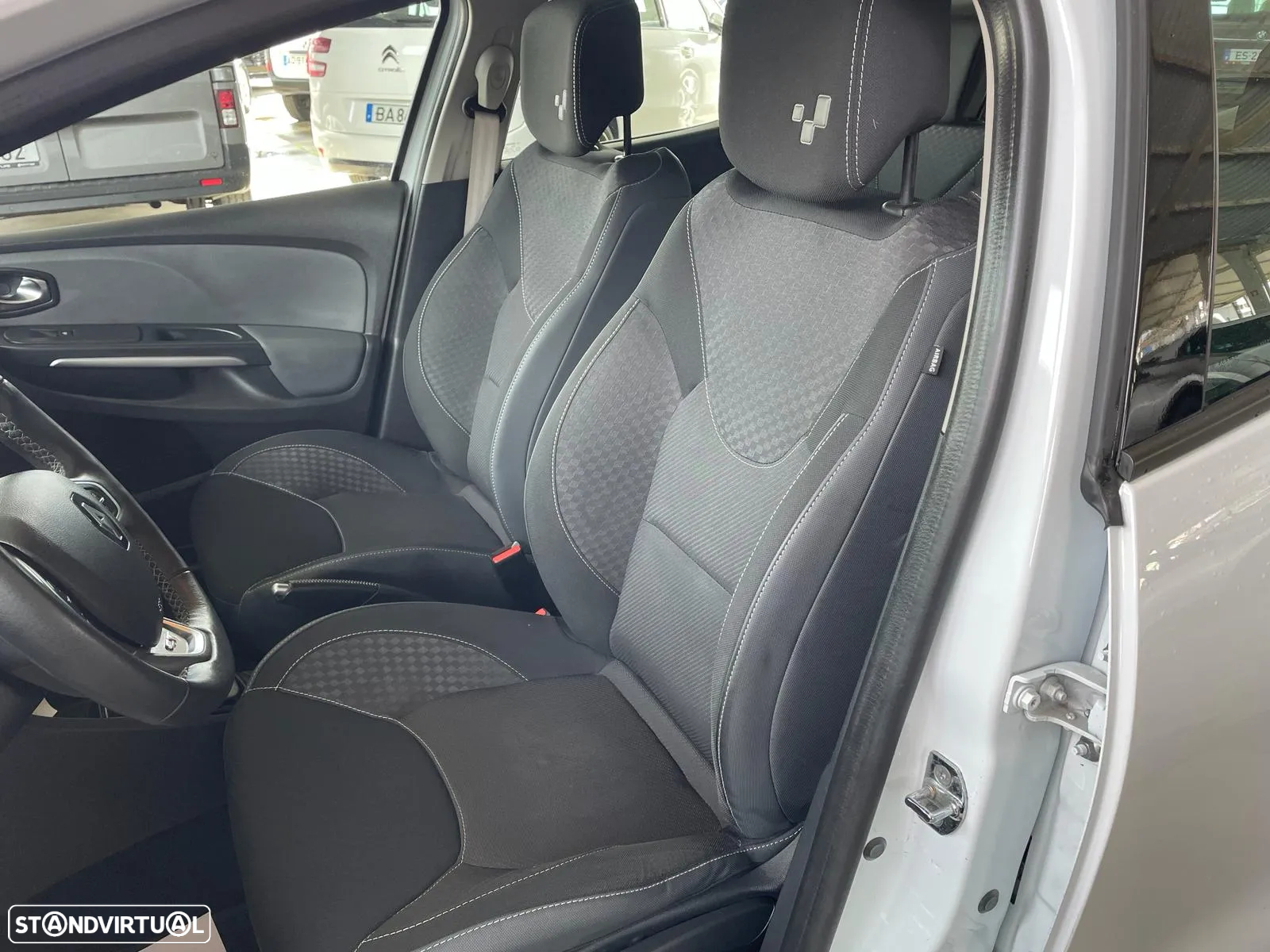 Renault Clio 1.2 TCE GT EDC - 10