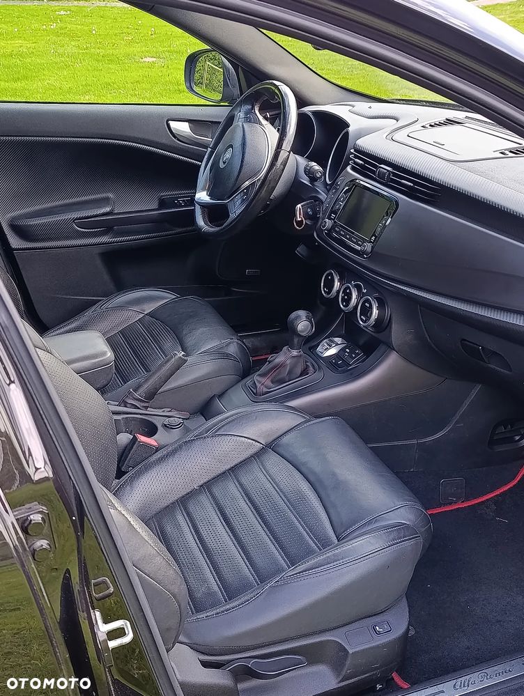 Alfa Romeo Giulietta 1750 TBi Veloce TCT - 11