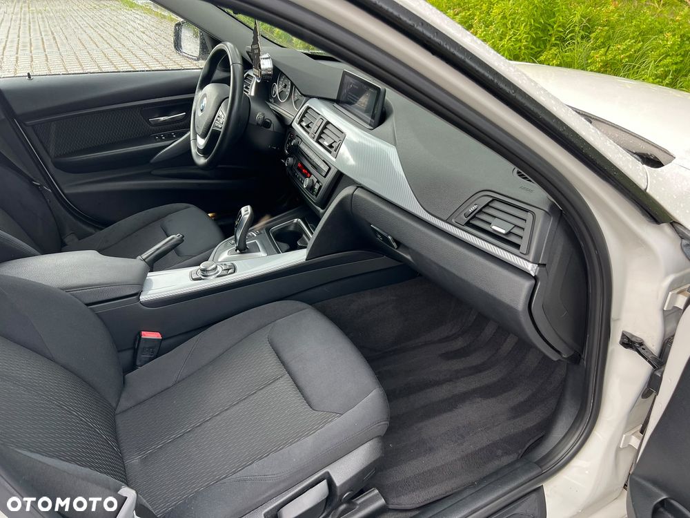 BMW Seria 3 - 36