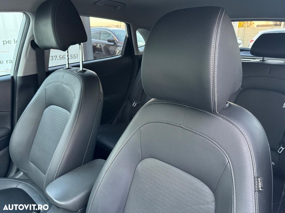 Hyundai KONA - 13