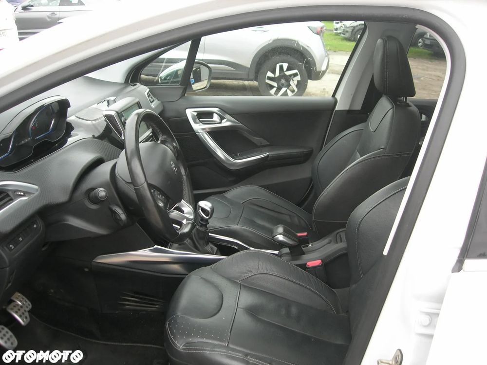 Peugeot 2008 1.6 e-HDi Allure S&S - 13