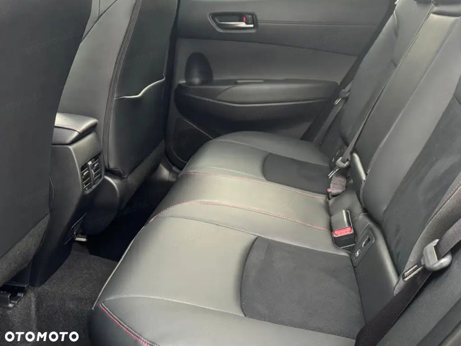 Toyota Corolla Cross - 12