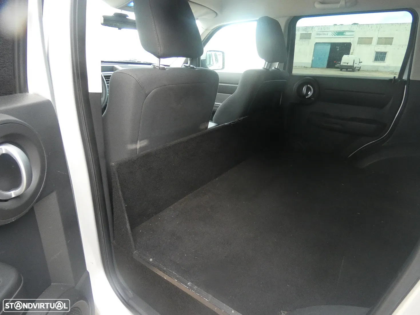 Dodge Nitro 2.8 CRD DPF SE 2WD - 19