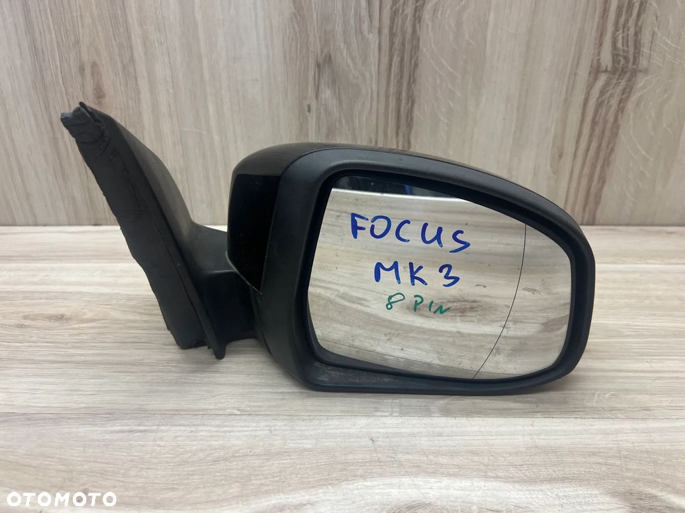LUSTERKO PRAWE FORD FOCUS MK3 8PIN