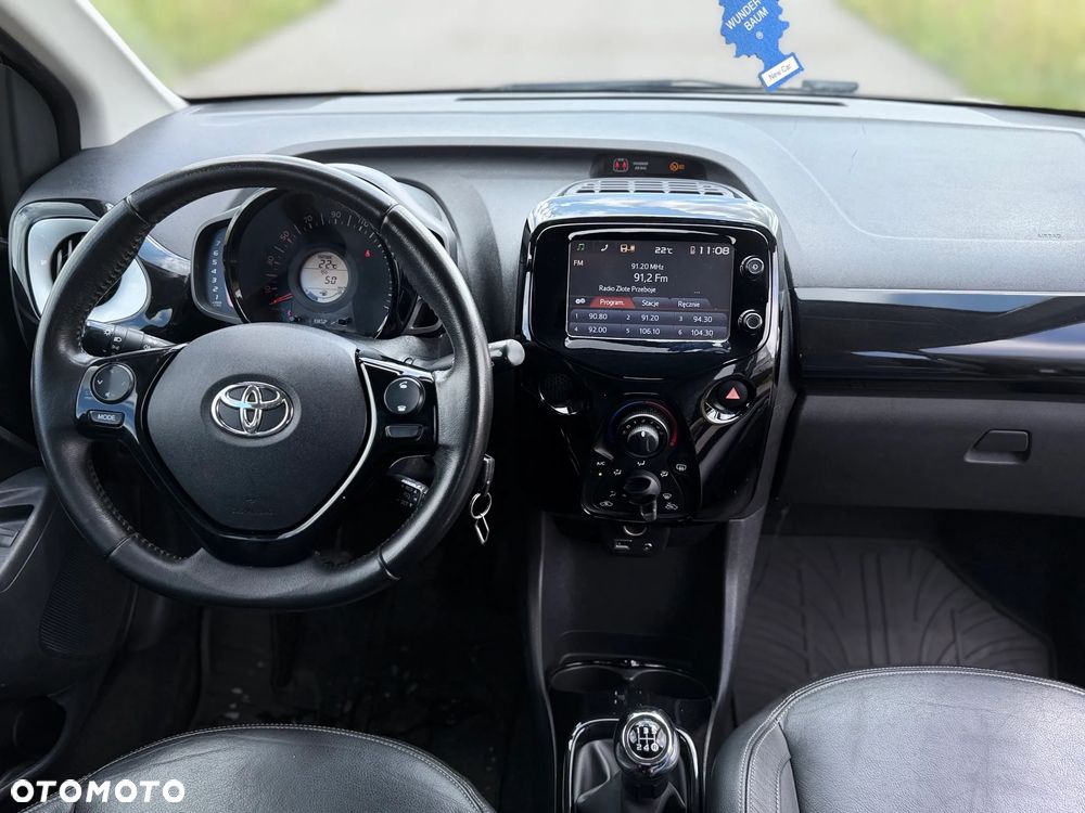 Toyota Aygo x-clusiv - 27