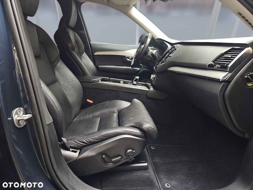 Volvo XC 90 - 11