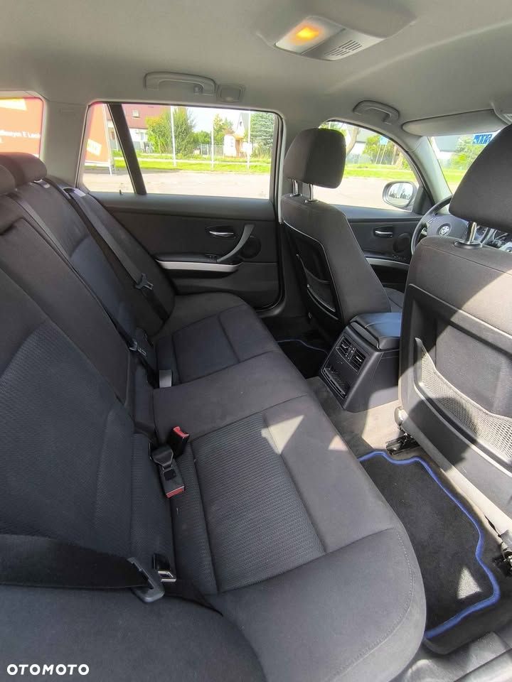 BMW Seria 3 318d DPF - 9