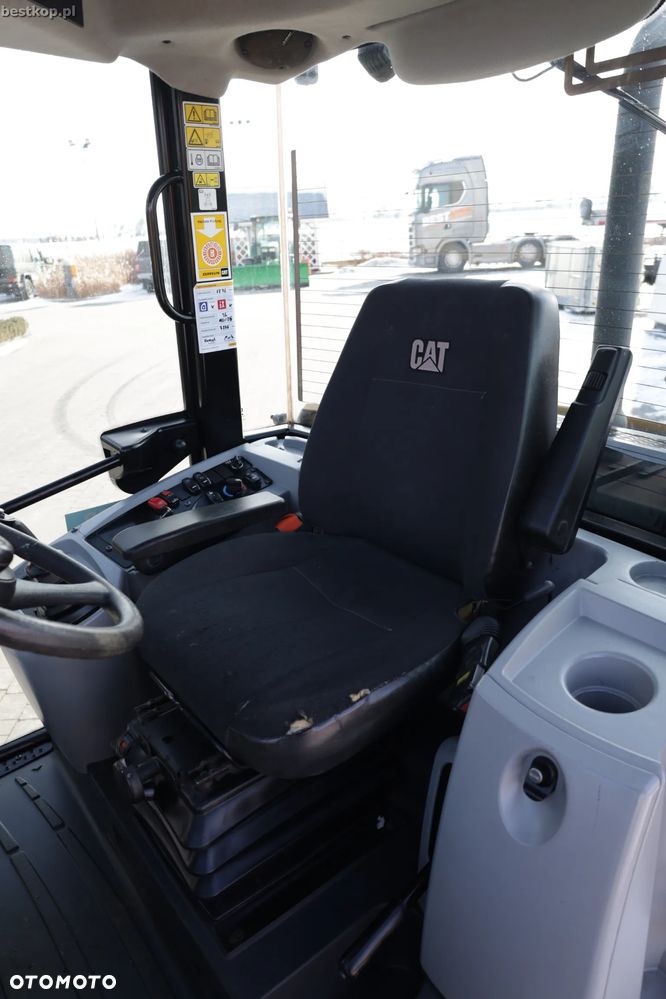 Caterpillar CAT 906M - 29