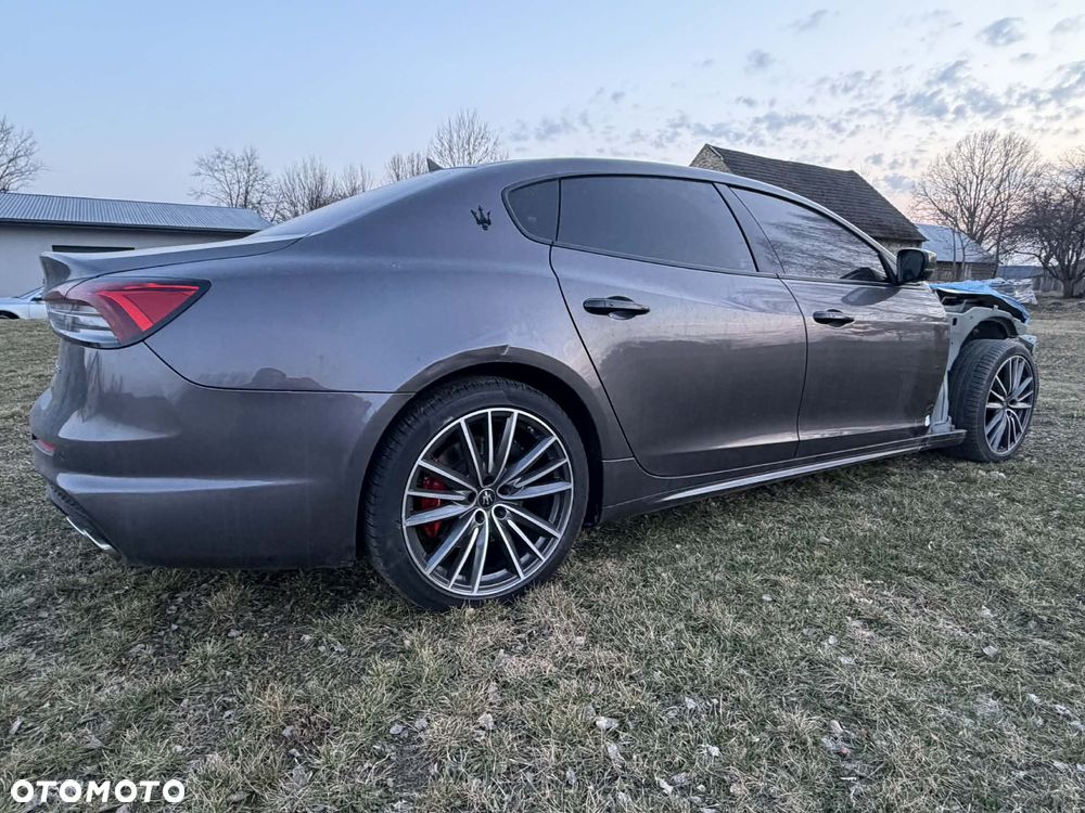 Maserati Quattroporte GranSport S - 19