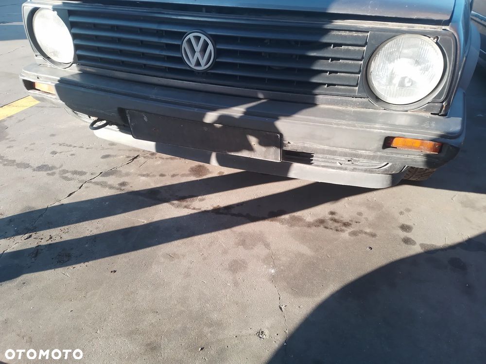 VW GOLF II  1.6 PN    BŁOTNIK PRAWY LEWY PRZÓD  LA7U - 8