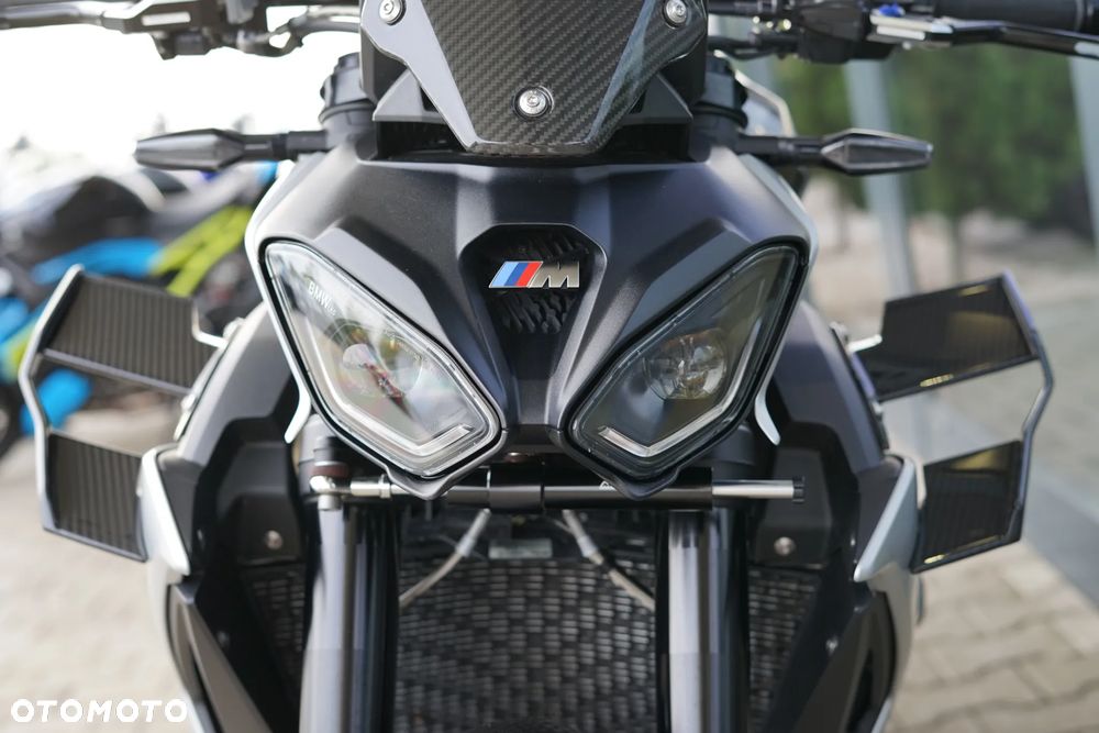 BMW S - 11