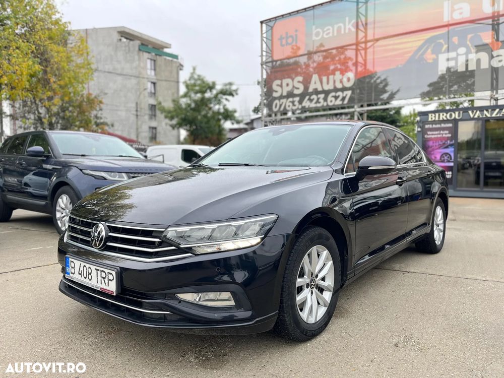 Volkswagen Passat - 1