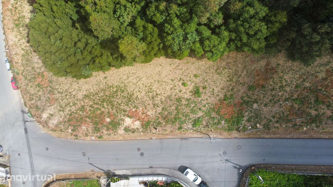 Terreno em gaveto com 3400m2 na zona da Alheira em Pedroso. - Grande imagem: 5/9