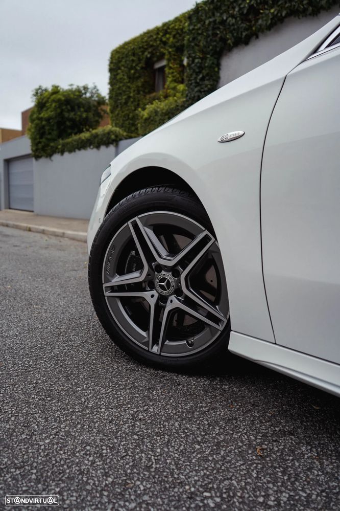 Mercedes-Benz A 250 e AMG Line - 21