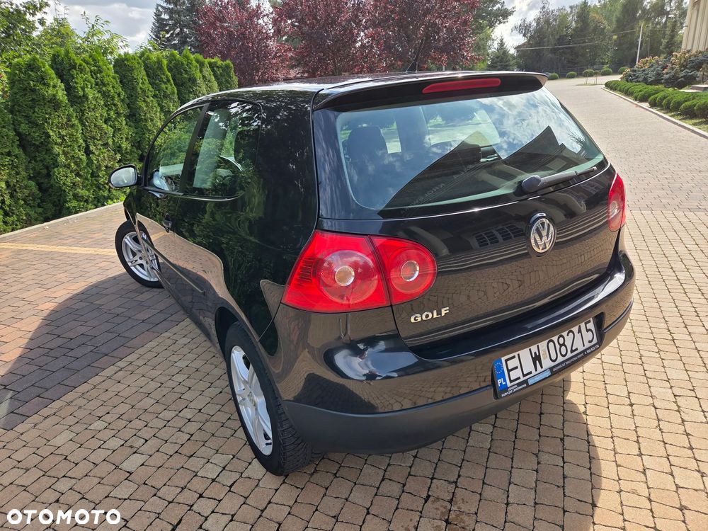 Volkswagen Golf - 22