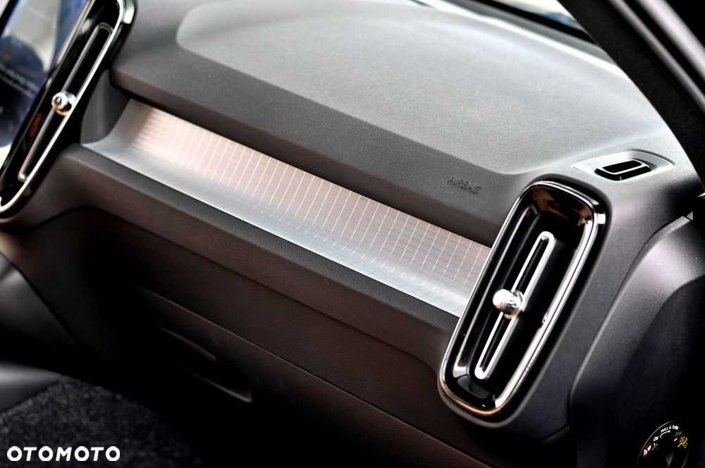 Volvo XC 40 D3 Momentum Pro - 25