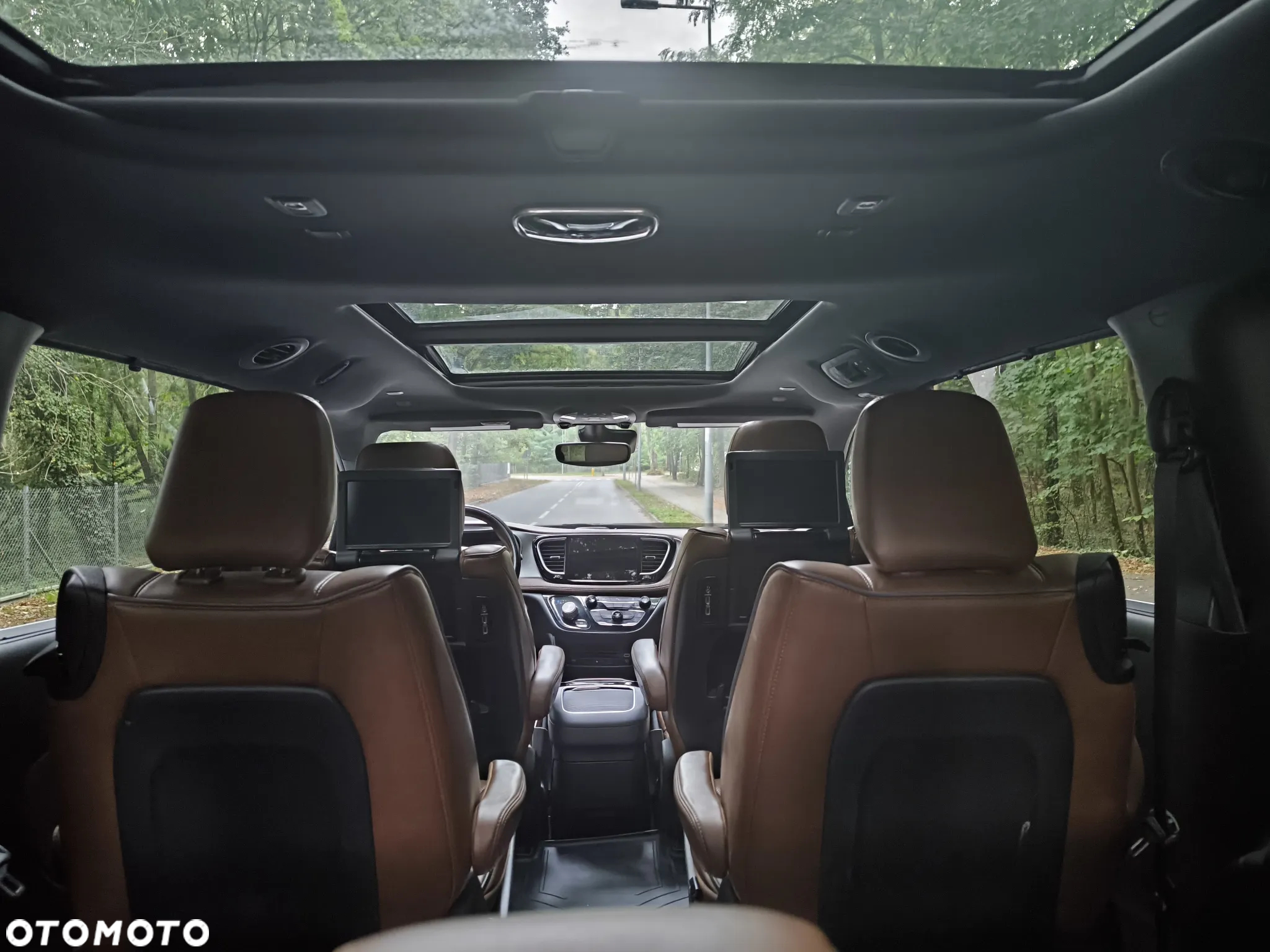 Chrysler Pacifica - 14