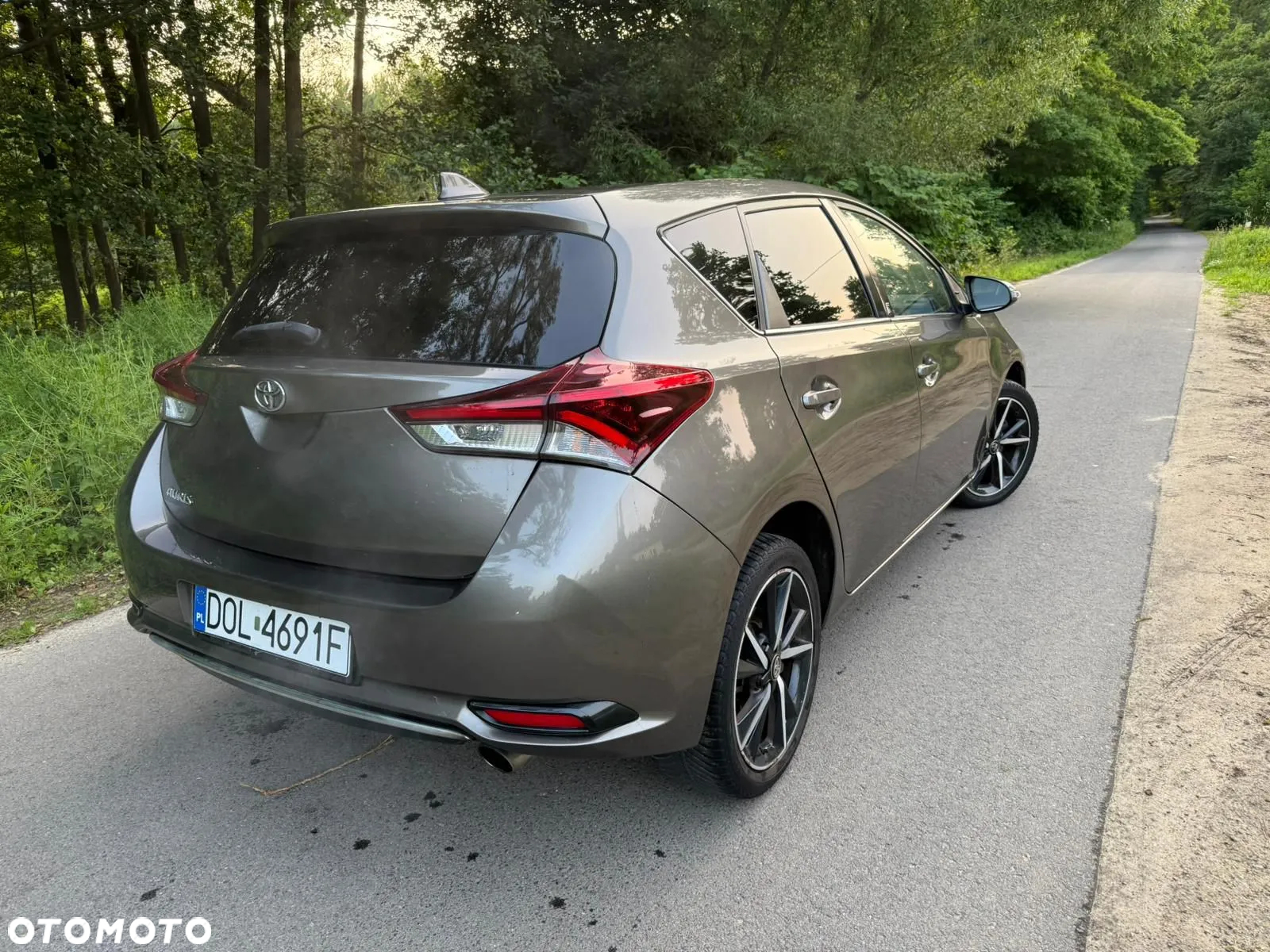 Toyota Auris 1.2 T Premium MS - 10