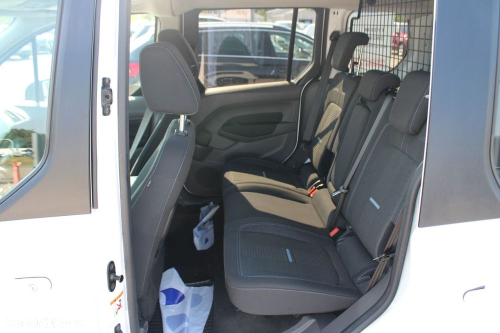 Ford Transit Connect - 17