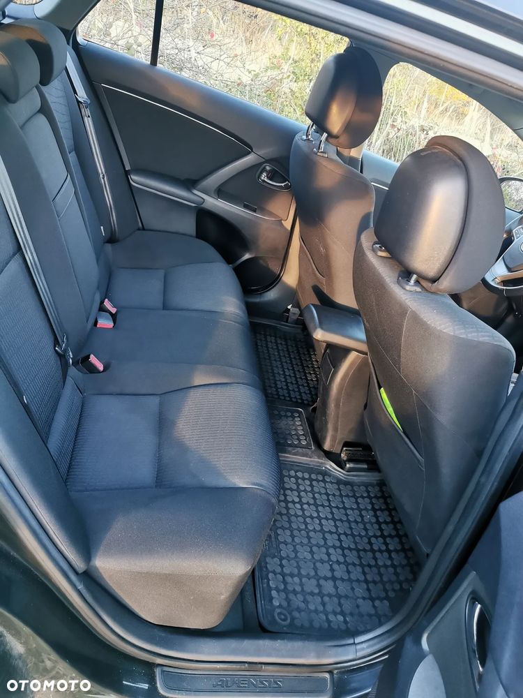 Toyota Avensis - 14