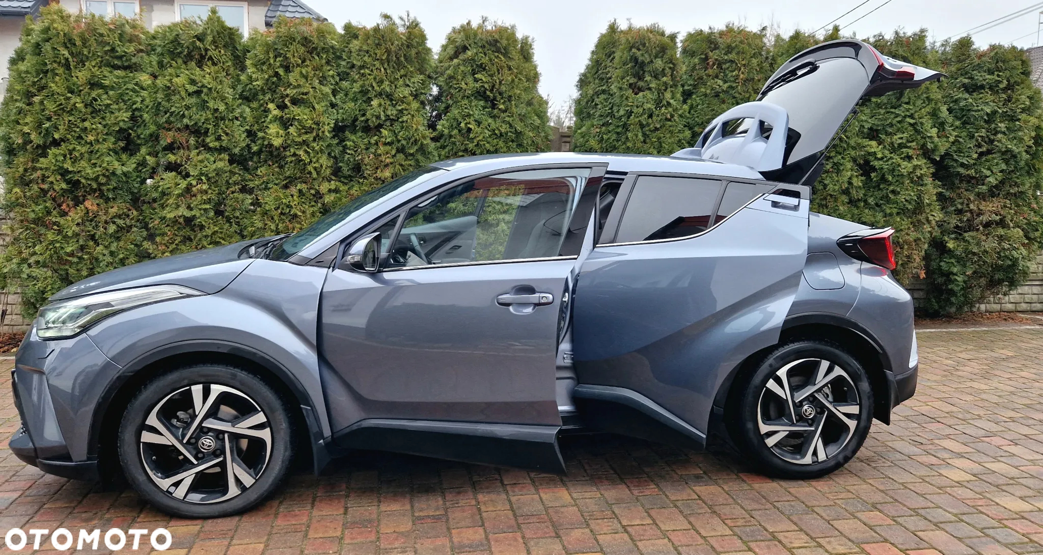 Toyota C-HR Hybrid Style - 19