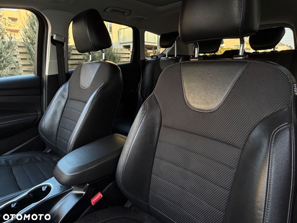 Ford Kuga 2.0 TDCi 4x4 Titanium - 35