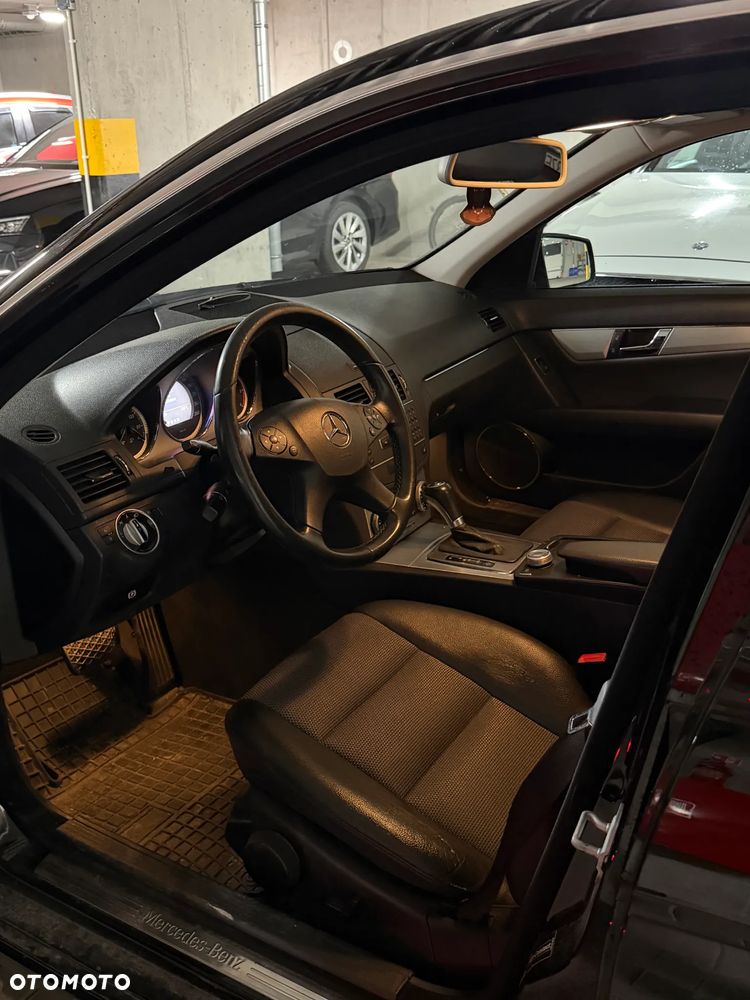 Mercedes-Benz Klasa C 220 CDI BlueEff 4-Matic Avantgarde - 14