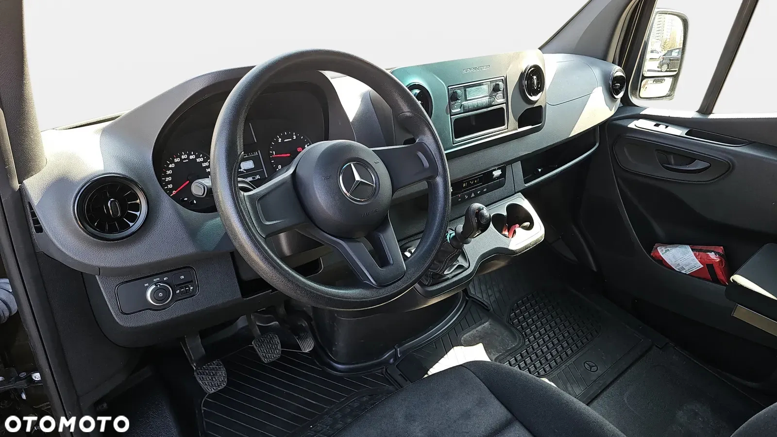 Mercedes-Benz Sprinter - 9