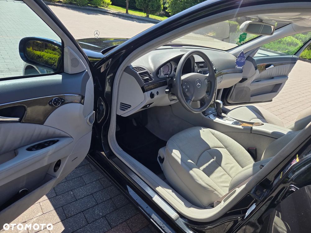 Mercedes-Benz Klasa E 500 4Matic Automatik Avantgarde - 22