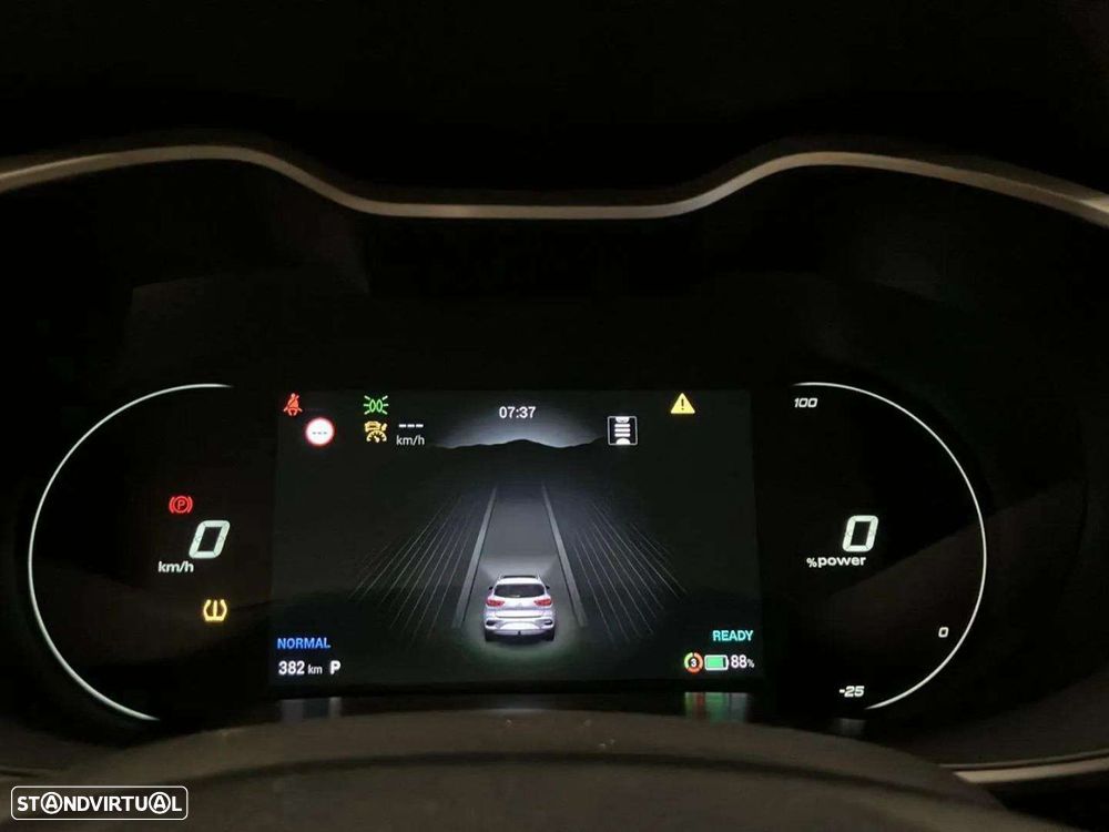 MG ZS EV 72.6 kWh Luxury OBC 11 kW - 12