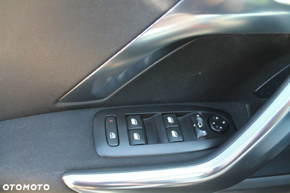 Peugeot 2008 - 19