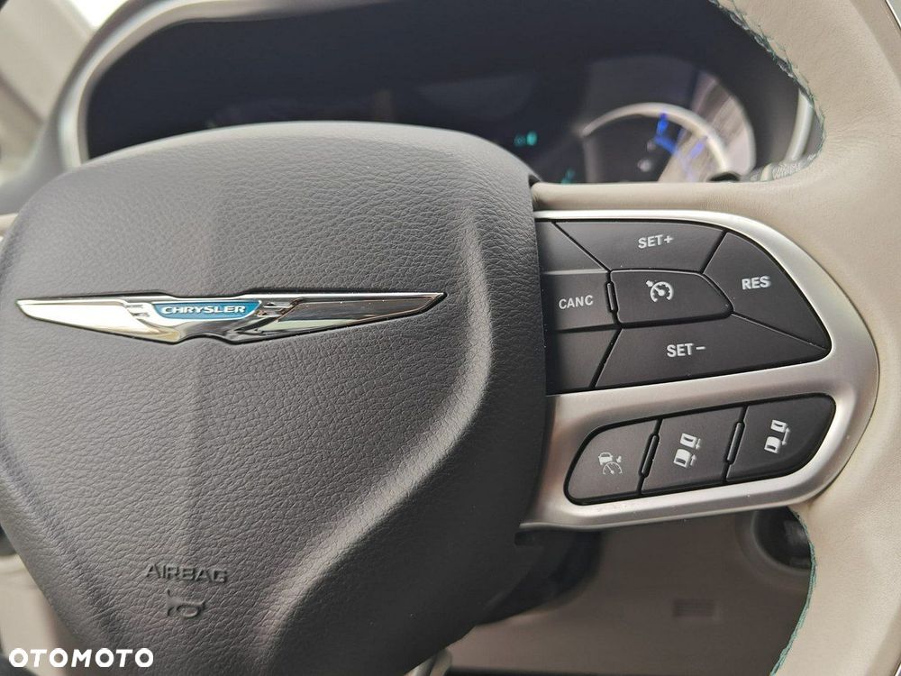 Chrysler Pacifica - 24