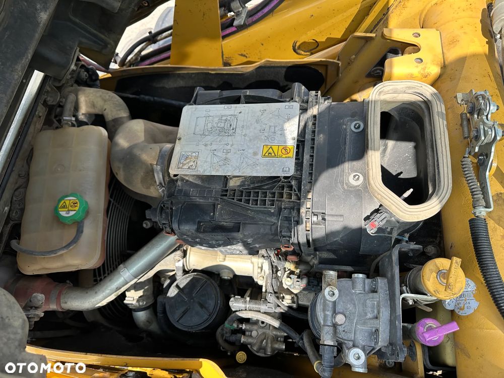 Caterpillar 432F2 - 15